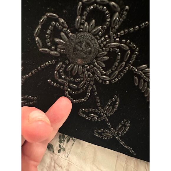 VINTAGE FIFTIES LARGE SOURE BEADED BLACK VELVET BAG - Picture 11 of 12